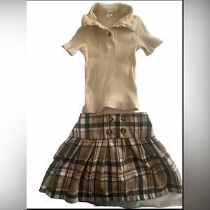 Kids girl size 5Y tan/black plaid pleated skirt with‎ matching ribbed shirt.